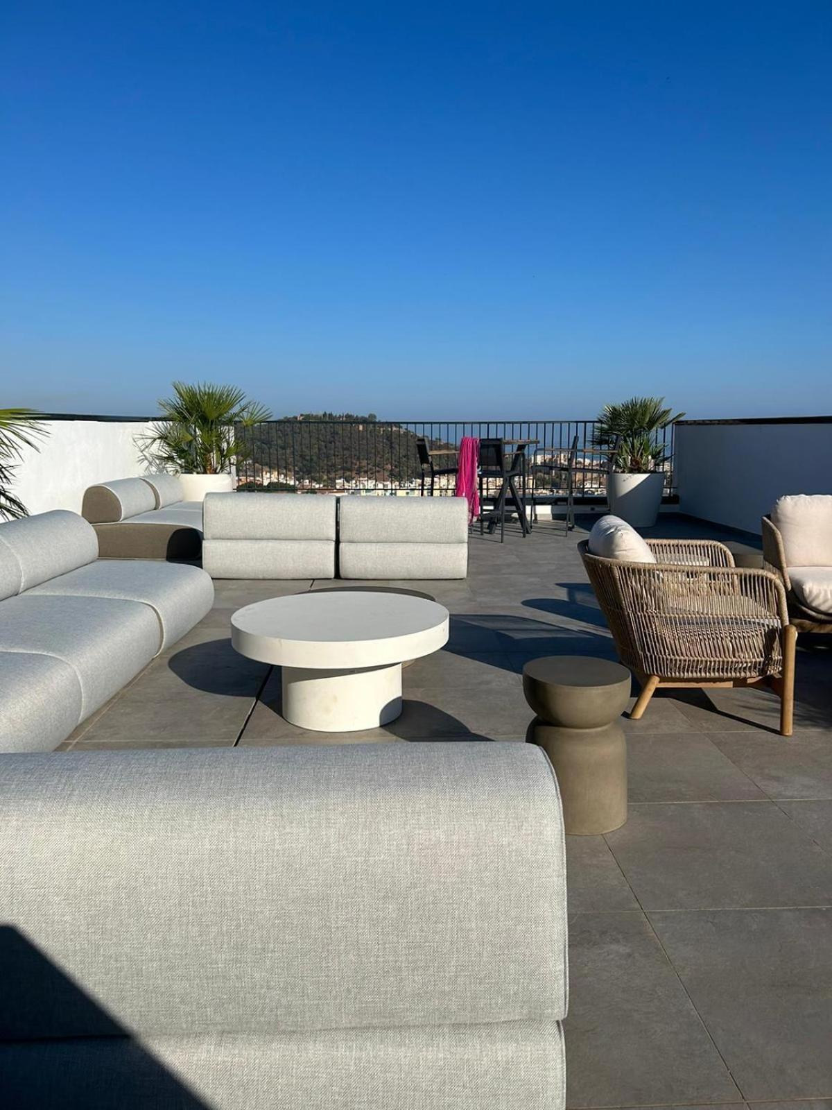 Urban Sky Apartment Малага Экстерьер фото